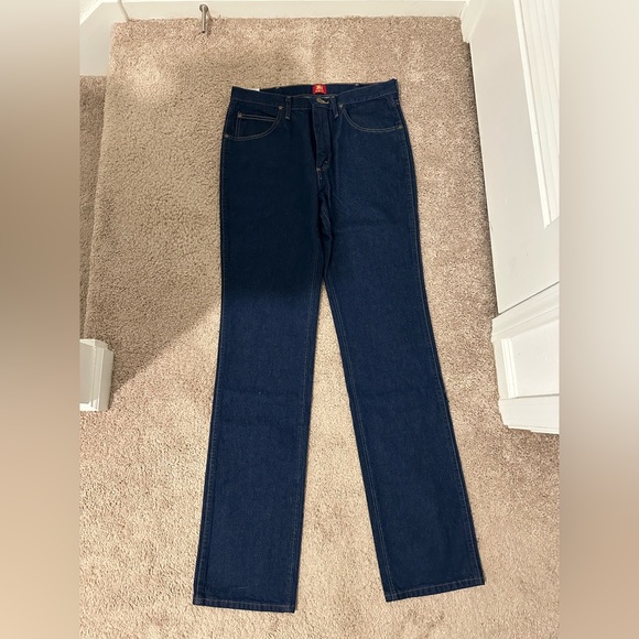 Brand New Cowboy Cut Wrangler Jeans - Picture 4 of 5